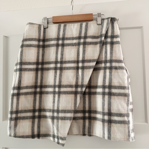 bagatelle Dresses & Skirts - Bagatelle Plaid White Gray Preppy Old Money High-Waisted Skirt Business Casual